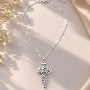 Collar de acero con colgante de flor de loto y unalome