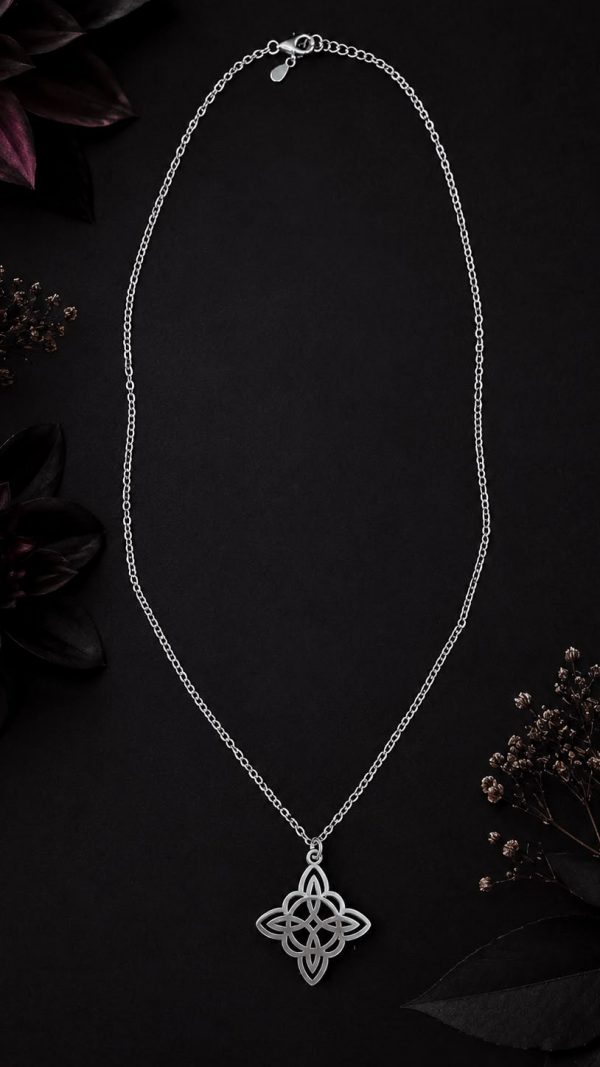 Collar Amuleto - El Nudo de la Bruja